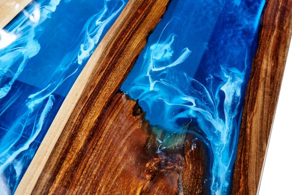 Tables en bois époxy : idées inspirantes pour un intérieur unique