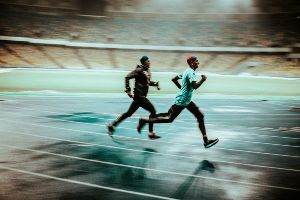 Courir 5 km en 30 minutes : guide et astuces essentielles